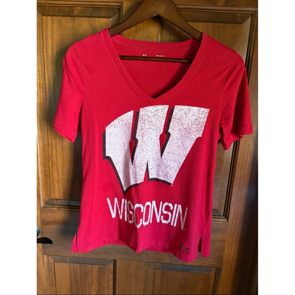 Under Armour Wisconsin V-Neck Tee with Distressed Logo-Women's Medium Loose Fit